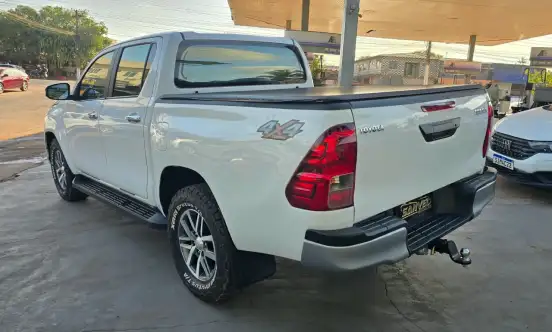 TOYOTA-HILUX-2017