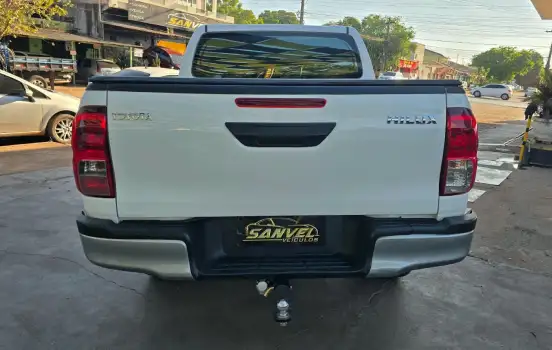 TOYOTA-HILUX-2017