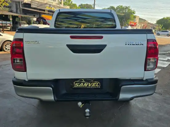 TOYOTA-HILUX-2.8 STD 4X4 CD 16V DIESEL 4P MANUAL TOYOTA-HILUX-2017