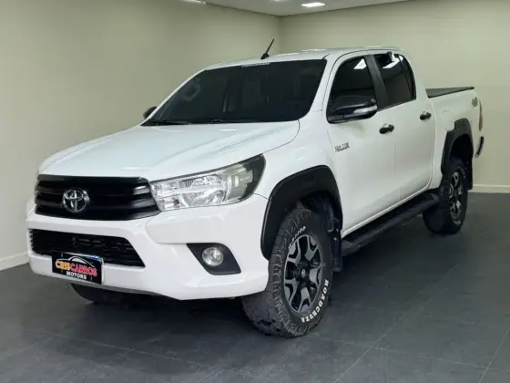 TOYOTA HILUX 2.8 STD 4X4 CD 16V DIESEL 4P MANUAL