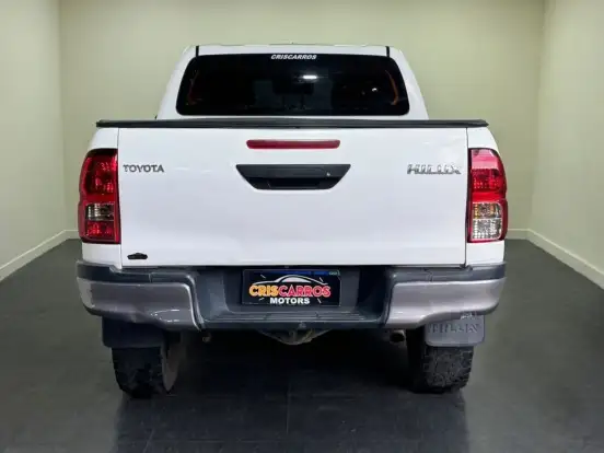 TOYOTA-HILUX-2016
