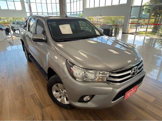 TOYOTA-HILUX-2018
