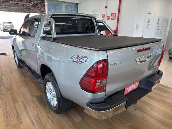 TOYOTA-HILUX-2018