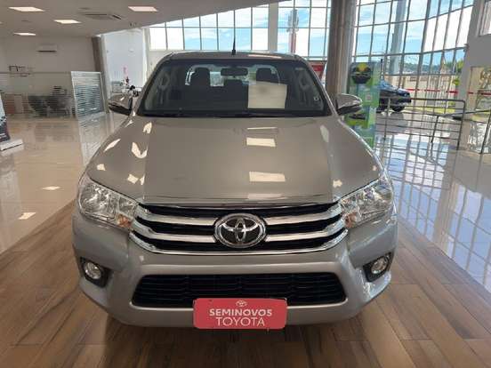 TOYOTA-HILUX-2018
