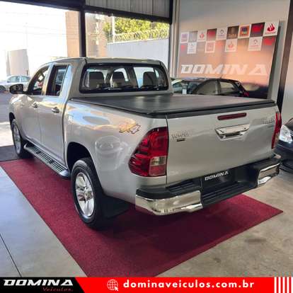 TOYOTA-HILUX-2.7 SRV 4X4 CD 16V FLEX 4P AUTOMÁTICO TOYOTA-HILUX-2017