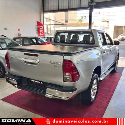 TOYOTA-HILUX-2017