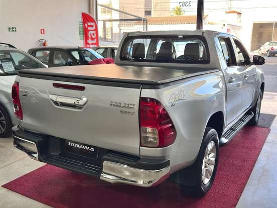 TOYOTA-HILUX-2.7 SRV 4X4 CD 16V FLEX 4P AUTOMÁTICO TOYOTA-HILUX-2017