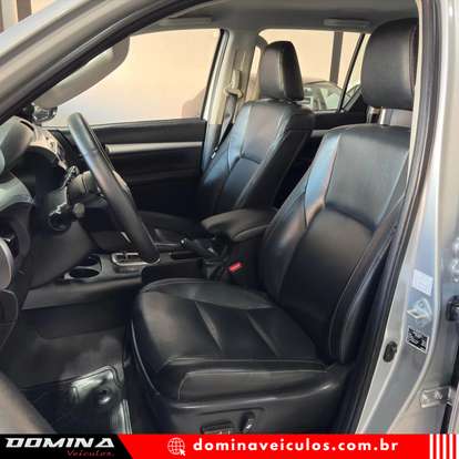 TOYOTA-HILUX-2017