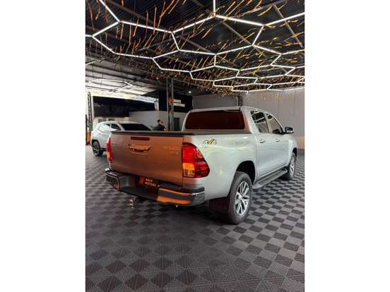 TOYOTA-HILUX-2018