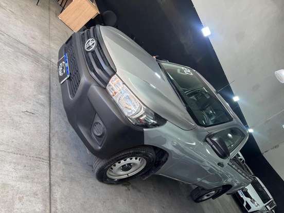 TOYOTA-HILUX-2019
