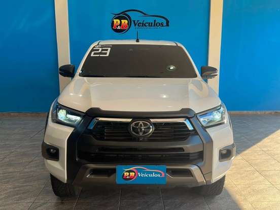 TOYOTA-HILUX-2.8 D-4D TURBO DIESEL CD CONQUEST 4X4 AUTOMÁTICO TOYOTA-HILUX-2023