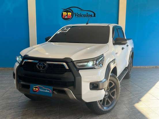 TOYOTA-HILUX-2.8 D-4D TURBO DIESEL CD CONQUEST 4X4 AUTOMÁTICO TOYOTA-HILUX-2023