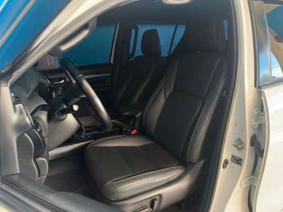TOYOTA-HILUX-2.8 D-4D TURBO DIESEL CD CONQUEST 4X4 AUTOMÁTICO TOYOTA-HILUX-2023