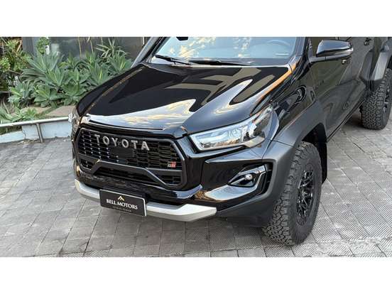 TOYOTA-HILUX-2023