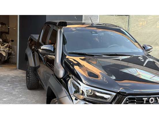 TOYOTA-HILUX-2.8 D-4D TURBO DIESEL CD GR-S 4X4 AUTOMÁTICO TOYOTA-HILUX-2023