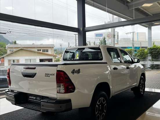 TOYOTA-HILUX-2.8 D-4D TURBO DIESEL CD POWER PACK 4X4 AUTOMÁTICO TOYOTA-HILUX-2024