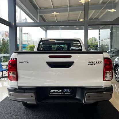 TOYOTA-HILUX-2024