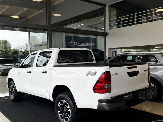 TOYOTA-HILUX-2.8 D-4D TURBO DIESEL CD POWER PACK 4X4 AUTOMÁTICO TOYOTA-HILUX-2024