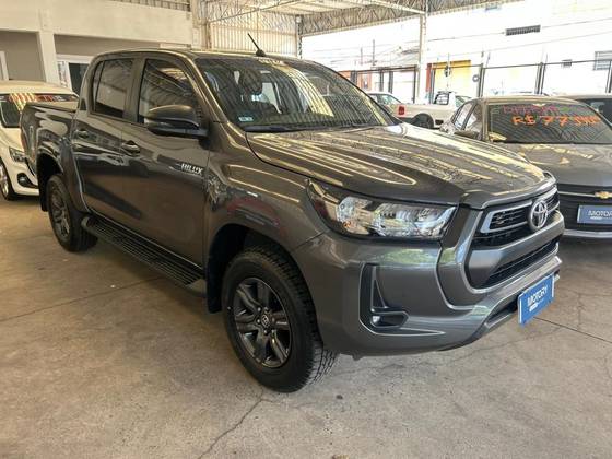 TOYOTA HILUX 2.8 D-4D TURBO DIESEL CD SR 4X4 AUTOMÁTICO