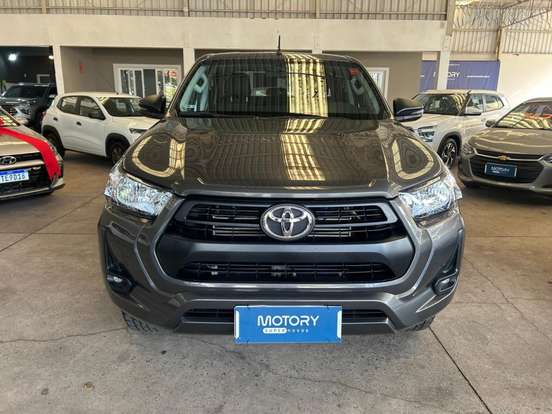 TOYOTA-HILUX-2025