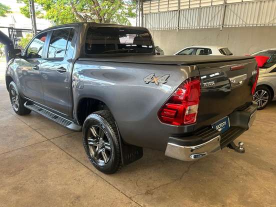 TOYOTA-HILUX-2.8 D-4D TURBO DIESEL CD SR 4X4 AUTOMÁTICO TOYOTA-HILUX-2025