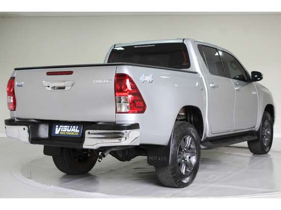 TOYOTA-HILUX-2022