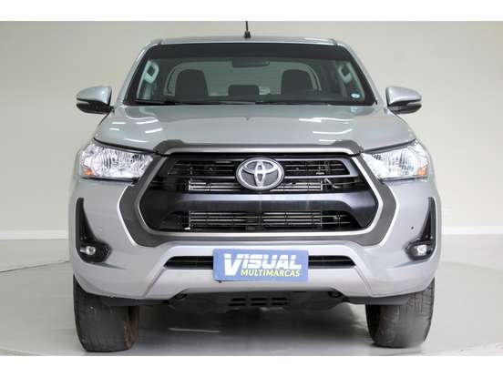 TOYOTA-HILUX-2.8 D-4D TURBO DIESEL CD SR 4X4 AUTOMÁTICO TOYOTA-HILUX-2022