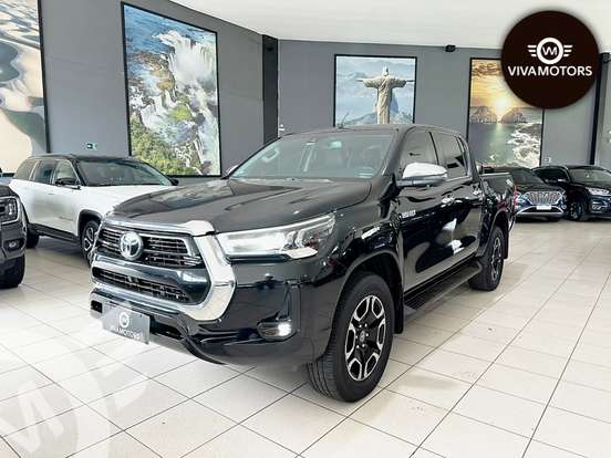TOYOTA-HILUX-2.8 D-4D TURBO DIESEL CD SR 4X4 AUTOMÁTICO TOYOTA-HILUX-2023