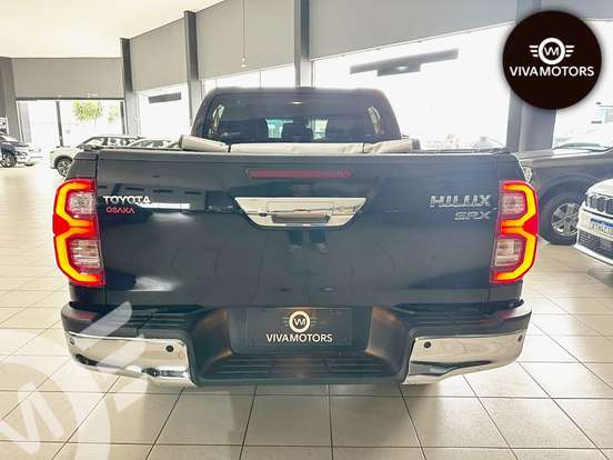 TOYOTA-HILUX-2023