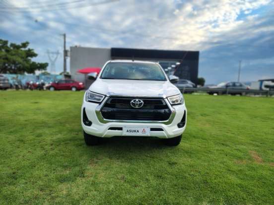 TOYOTA-HILUX-2024