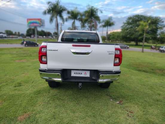TOYOTA-HILUX-2024