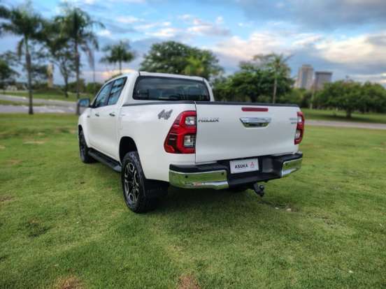 TOYOTA-HILUX-2024