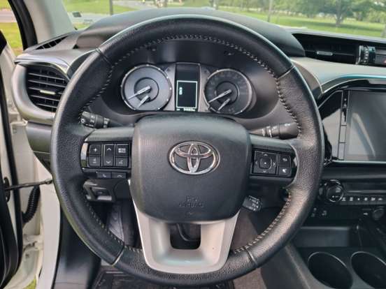 TOYOTA-HILUX-2.8 D-4D TURBO DIESEL CD SRV 4X4 AUTOMÁTICO TOYOTA-HILUX-2024