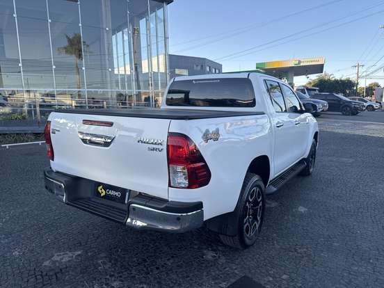 TOYOTA-HILUX-2.8 D-4D TURBO DIESEL CD SRV 4X4 AUTOMÁTICO TOYOTA-HILUX-2023