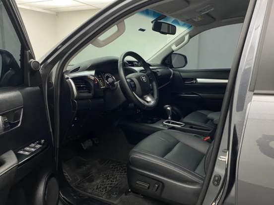 TOYOTA-HILUX-2025