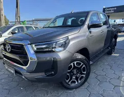 TOYOTA HILUX 2.8 D-4D TURBO DIESEL CD SRV 4X4 AUTOMÁTICO TOYOTA HILUX 2.8 D-4D TURBO DIESEL CD SRV 4X4 AUTOMÁTICO