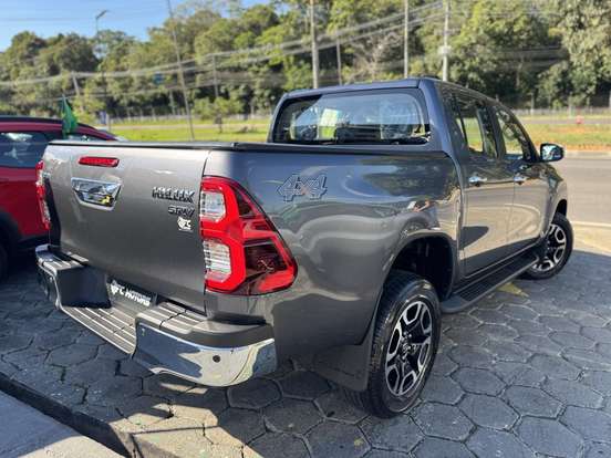TOYOTA-HILUX-2.8 D-4D TURBO DIESEL CD SRV 4X4 AUTOMÁTICO TOYOTA-HILUX-2026