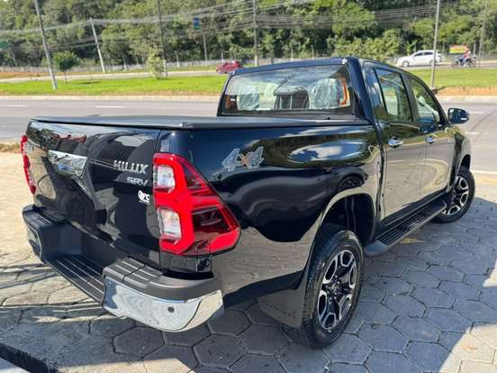TOYOTA-HILUX-2026