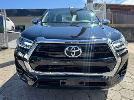TOYOTA-HILUX-2026