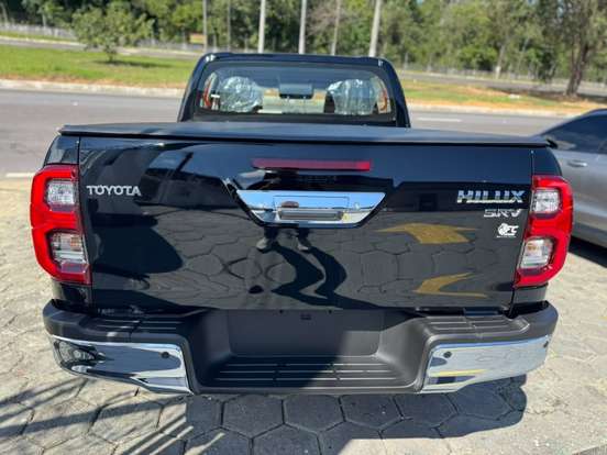 TOYOTA-HILUX-2026