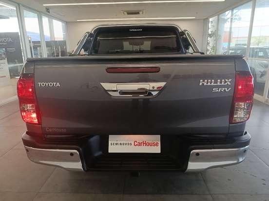 TOYOTA-HILUX-2024