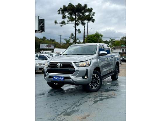 TOYOTA-HILUX-2022