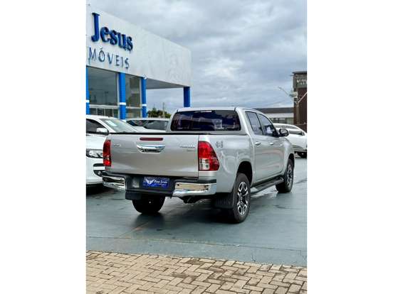 TOYOTA-HILUX-2.8 D-4D TURBO DIESEL CD SRV 4X4 AUTOMÁTICO TOYOTA-HILUX-2022