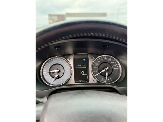 TOYOTA-HILUX-2.8 D-4D TURBO DIESEL CD SRV 4X4 AUTOMÁTICO TOYOTA-HILUX-2022