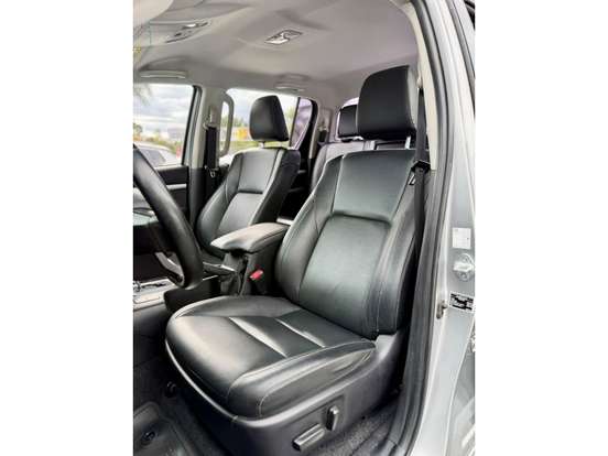 TOYOTA-HILUX-2.8 D-4D TURBO DIESEL CD SRV 4X4 AUTOMÁTICO TOYOTA-HILUX-2022