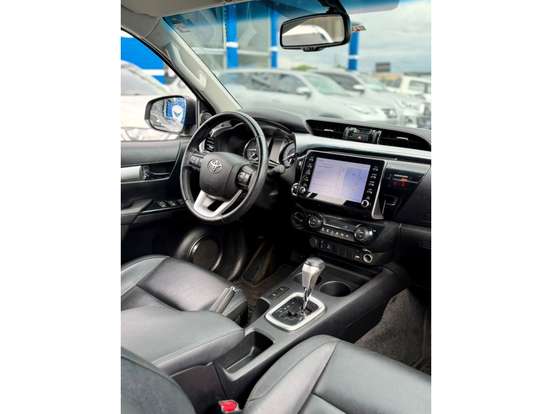 TOYOTA-HILUX-2022