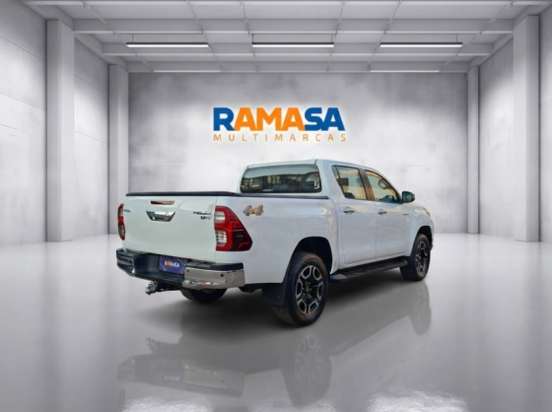 TOYOTA-HILUX-2025