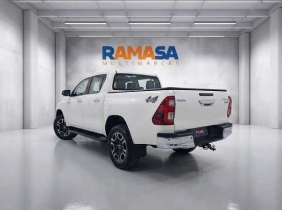 TOYOTA-HILUX-2025