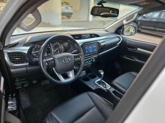 TOYOTA-HILUX-2025