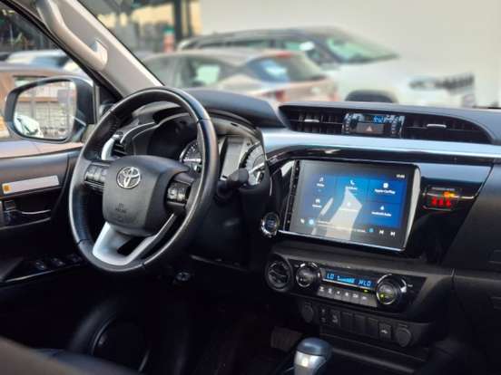TOYOTA-HILUX-2025